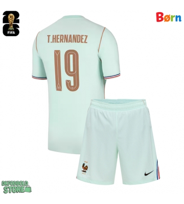 Frankrig Theo Hernandez #19 Replika Babytøj Udebanesæt Børn VM 2026 Kortærmet (+ Korte bukser)